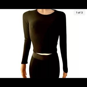 Black knit long sleeve semi crop fitted top New